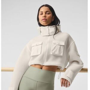 ALO Yoga ivory Cropped Engage Cargo Parka -new with tags